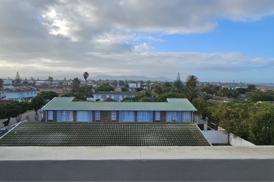 1 Bedroom Property for Sale in Bloubergstrand Western Cape